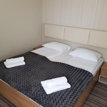 Marina Jastarnia Apartamenty W Budynku Z Basenem Pokoj fotografie